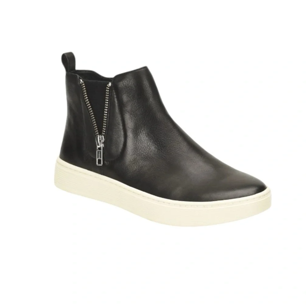 ❗️SOLD❗️NWT SOFFT BRITTON SLIP WATERPROOF LEATHER ZIP UP_3